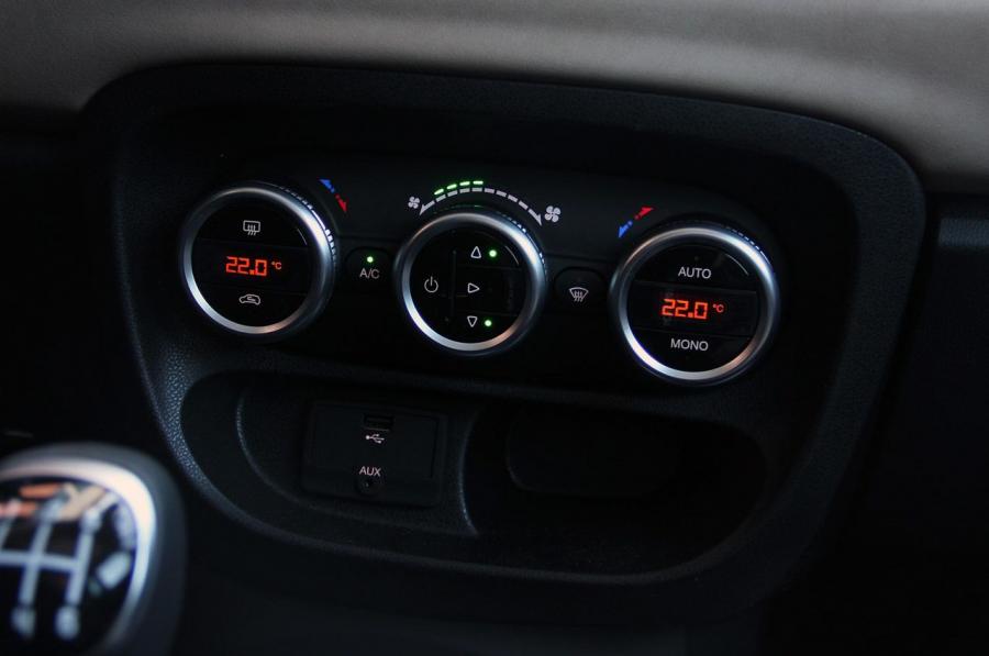  Fiat 500L 2014 года  (фото 31 из 138)
